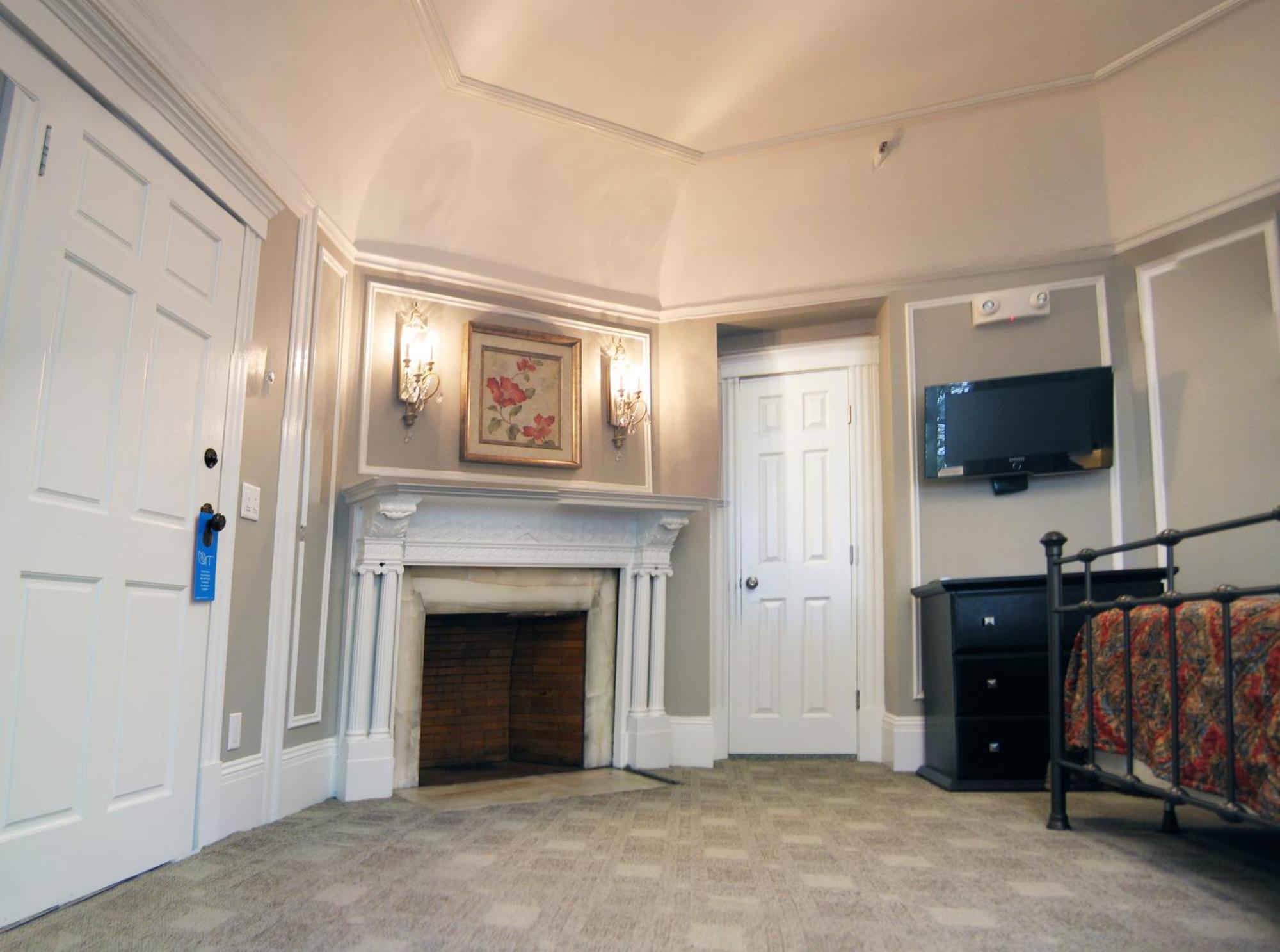 Longwood Inn Brookline Esterno foto